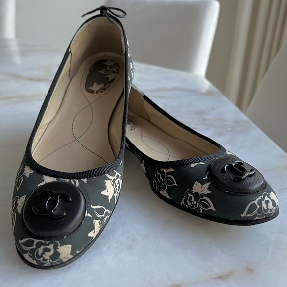 CHANEL Vintage Interlocking CC Logo pattern print green Ballet Flats - Picture 1 of 12